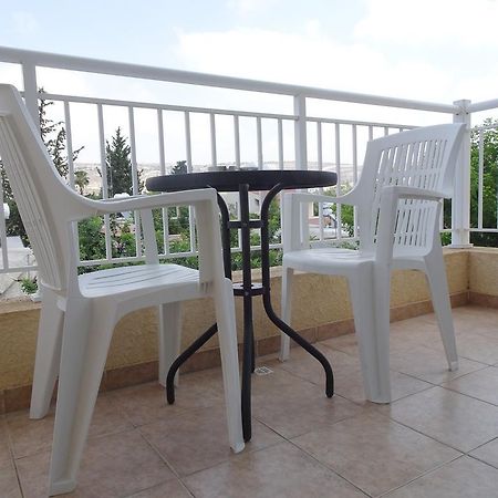 Melpo Court Apartment Geroskipou Luaran gambar