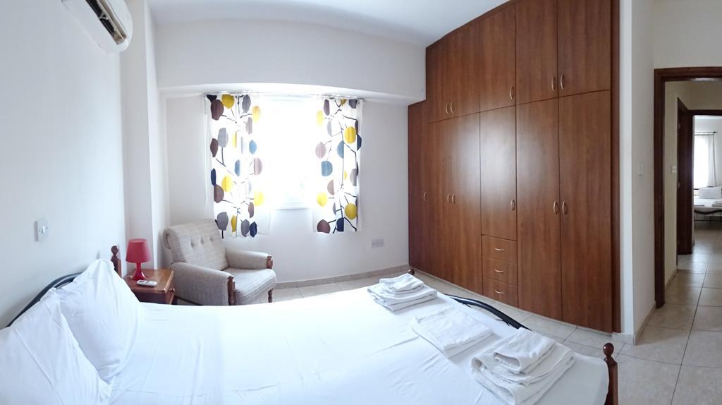 Melpo Court Apartment Geroskipou Luaran gambar