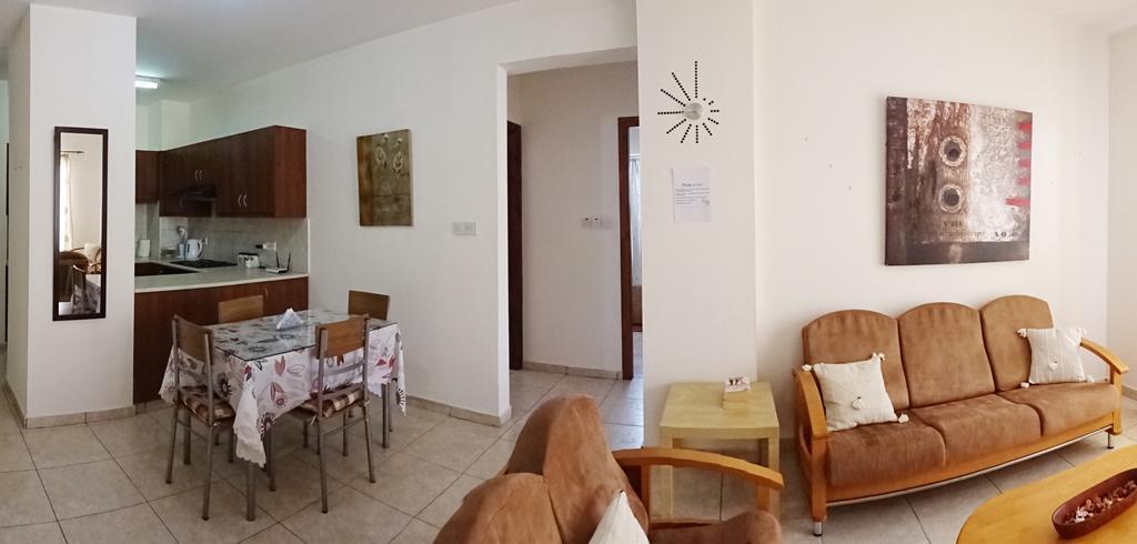 Melpo Court Apartment Geroskipou Luaran gambar