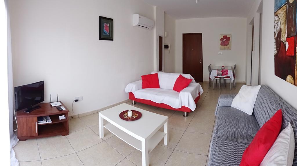 Melpo Court Apartment Geroskipou Luaran gambar