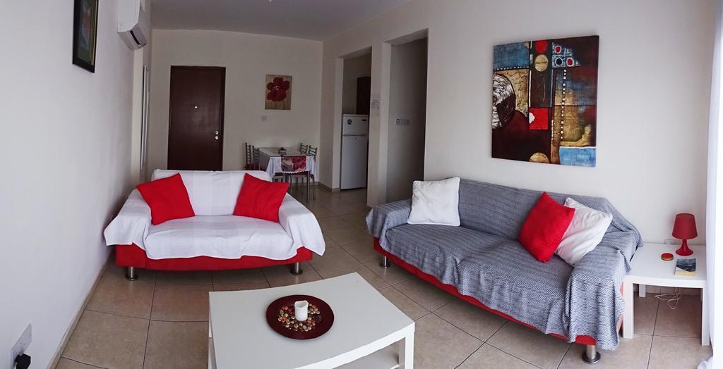 Melpo Court Apartment Geroskipou Luaran gambar
